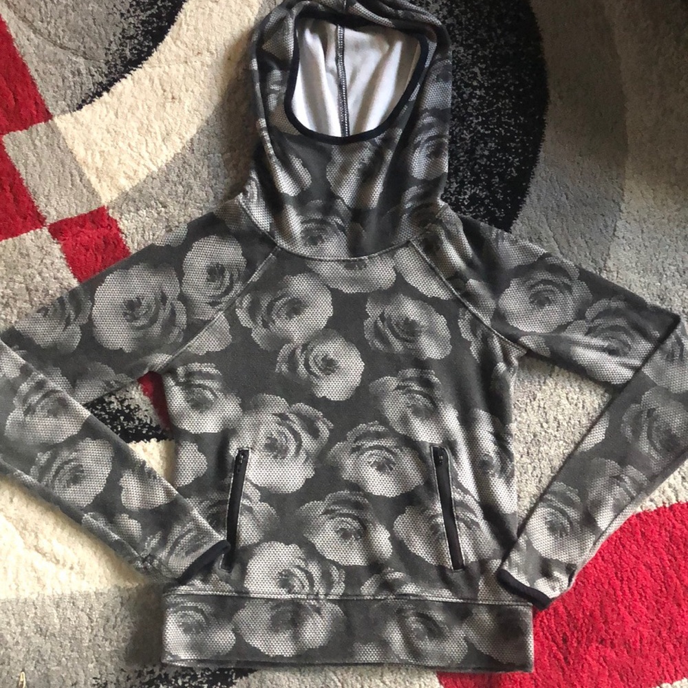 Black & white rose sweater